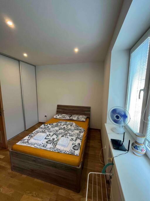 Brand New Apartment In The Heart Of Братислава Экстерьер фото